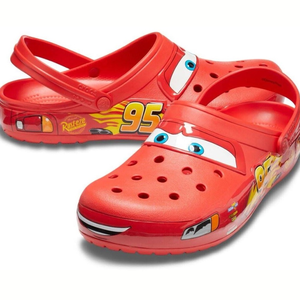 NEW - In package - Mens Size 8 Lightning McQueen Crocs Classic Clog